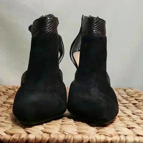 Guess Finnie Heels - Picture 2 of 14